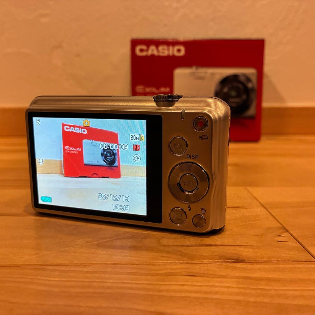 極美品‼️CASIO コンパクトデジタルカメラ EX-ZS35 シルバー