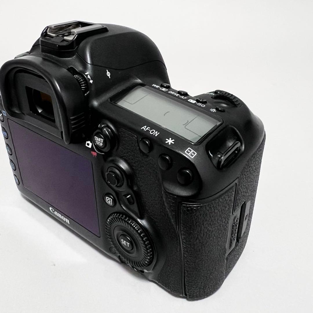 Canon EOS 5D Mark IV + バッテリーグリップ