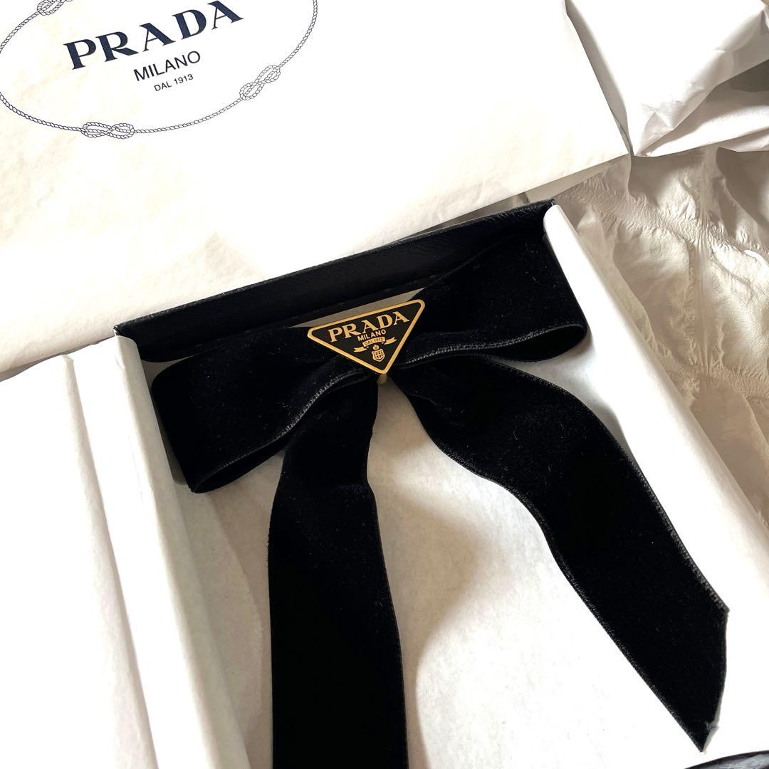 PRADAベロアヘアクリップ ブラック