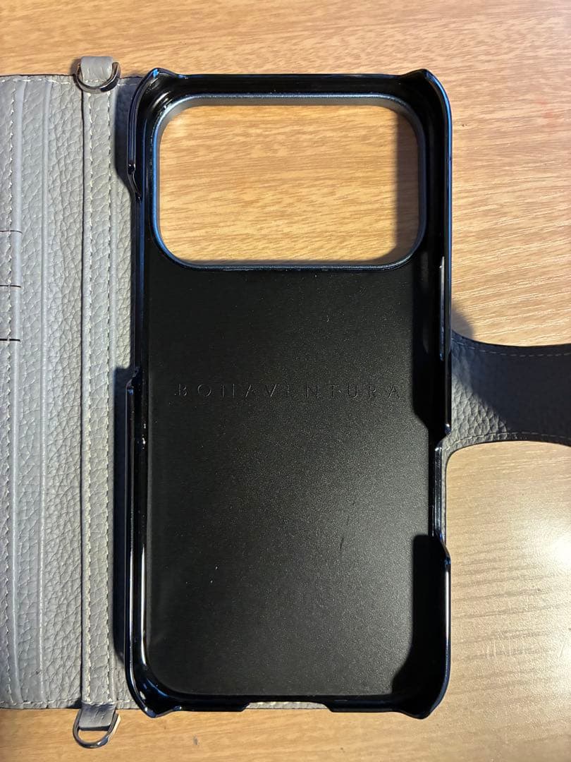 BONAVENTURA iPhone17Pro ベルテッドダイアリーケース