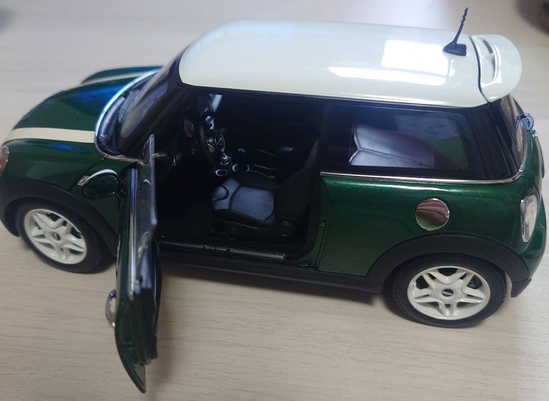 京商 1/18 MINI COOPER S ミニクーパー グリーン ダイキャスト