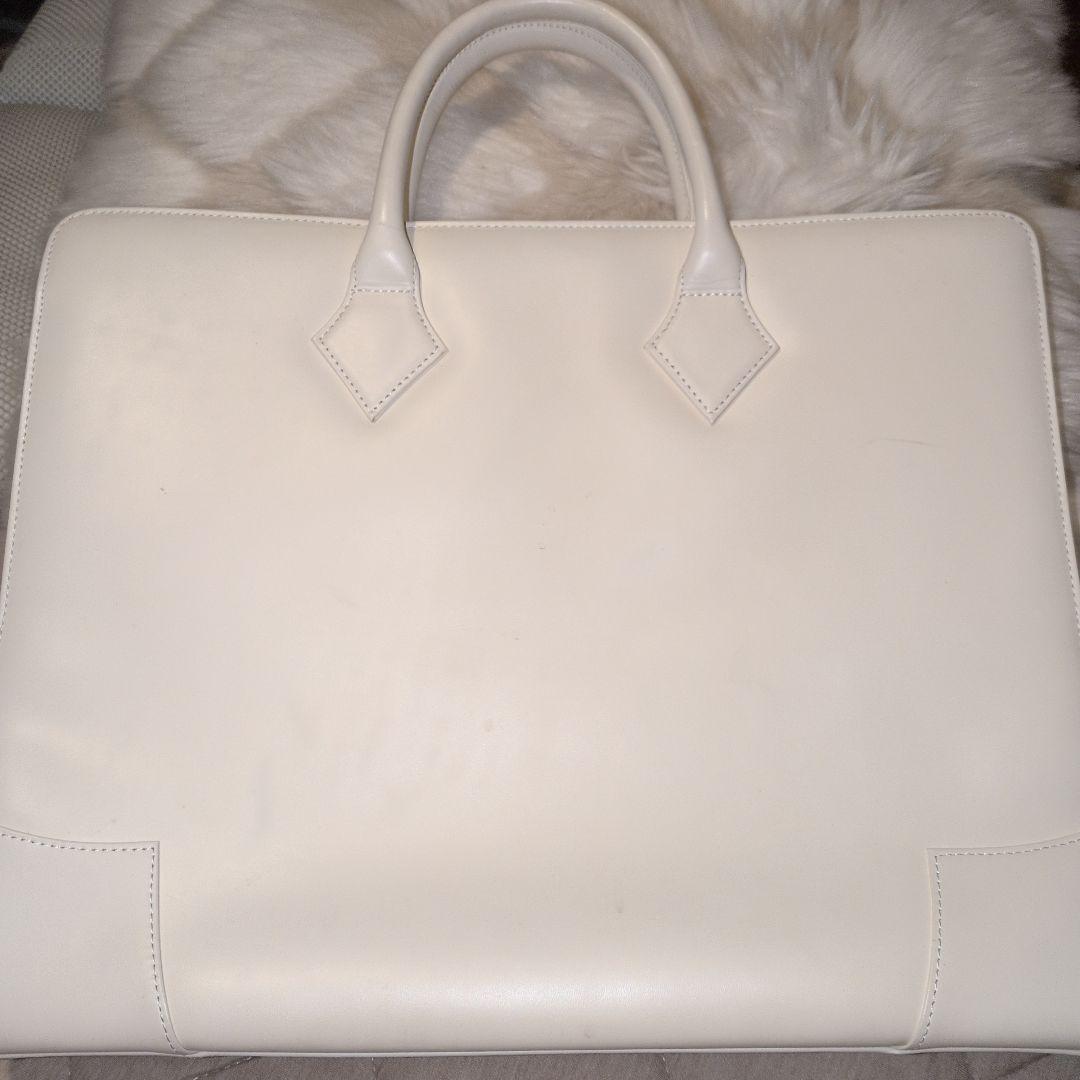 希少美品Vivian Westwood　ホワイト　 レザー　ビジネスバッグオーブ