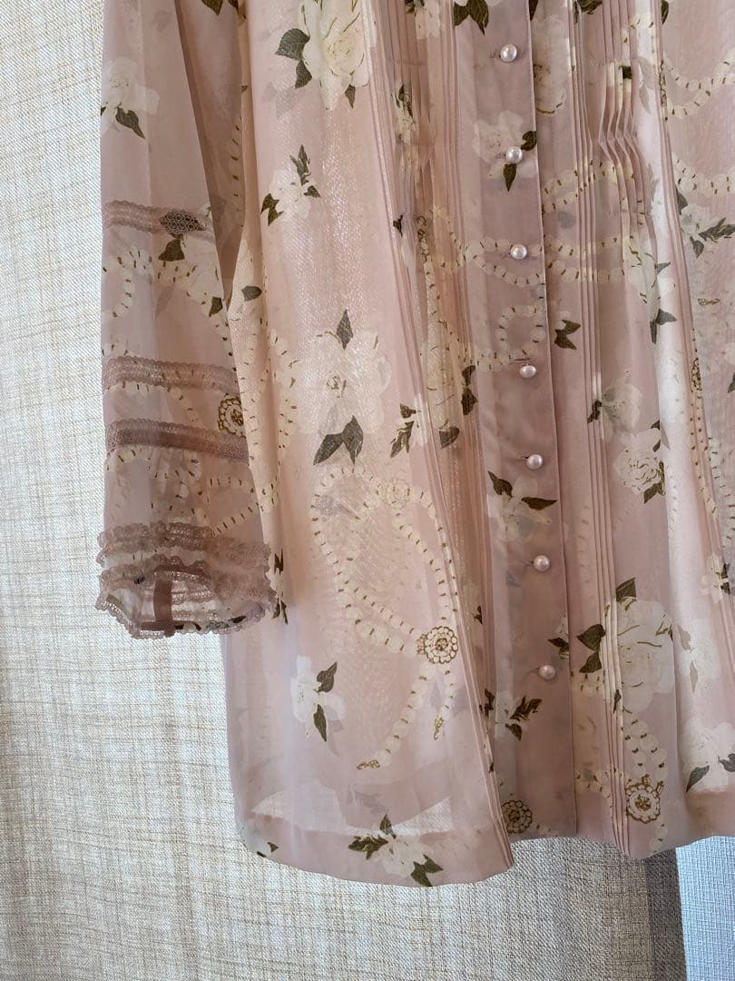 美品インゲボルグチュニック⭐️薄ピンクカメリアプリント