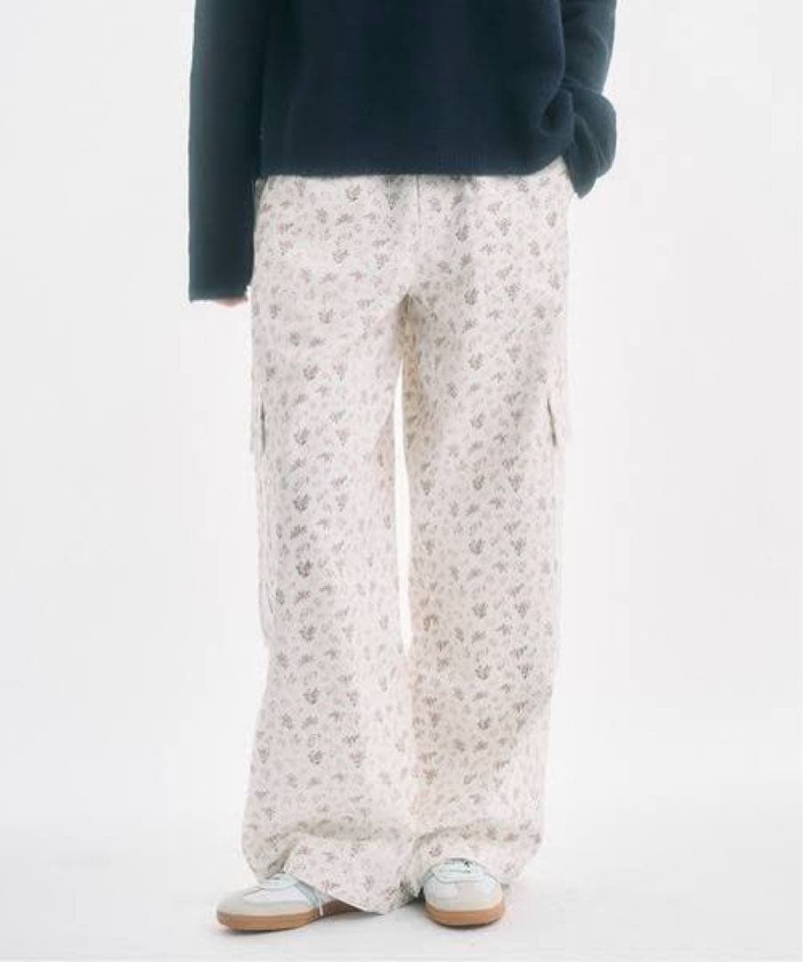 fekete floral cargo pants 花柄カーゴパンツ