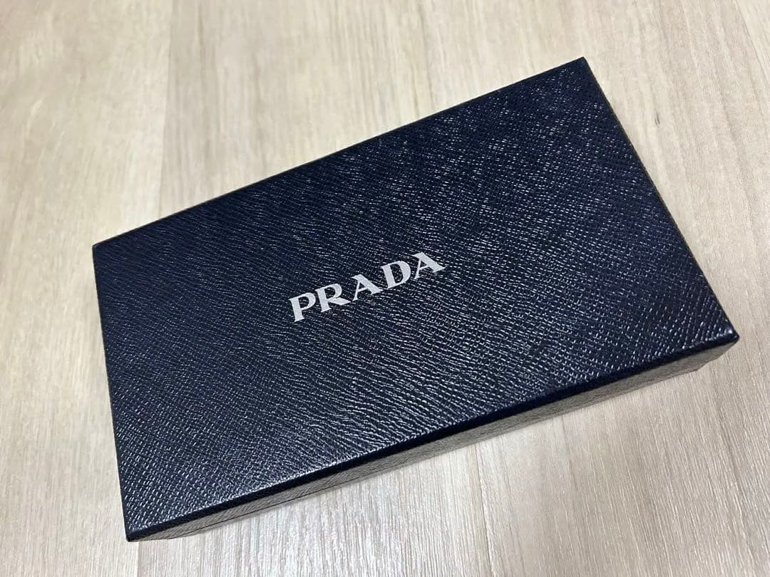美品PRADA♡長財布♡サフィアーノ