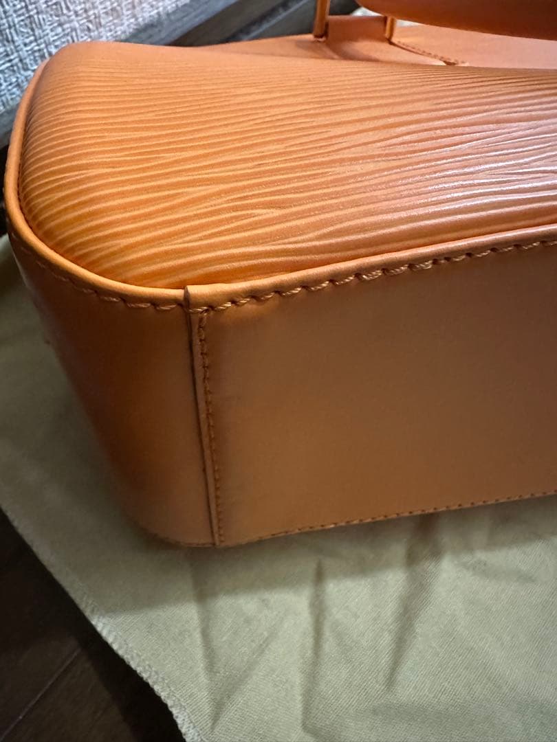 超美品 ルイヴィトン バッグと財布　2点セット　 エピ　ジャスミン　オレンジ