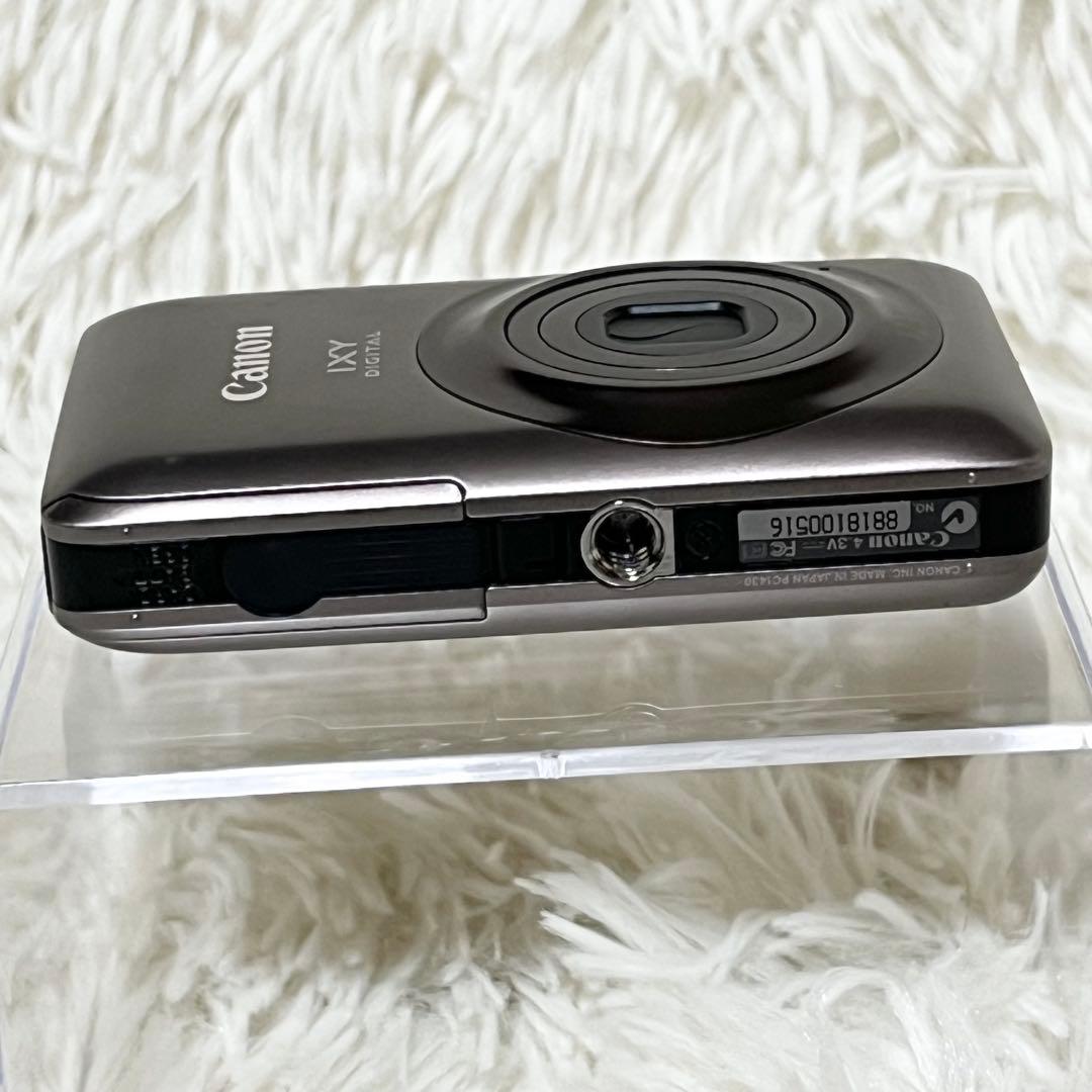 【美品】 IXY DIGITAL 220 IS コンデジ　デジカメ Canon