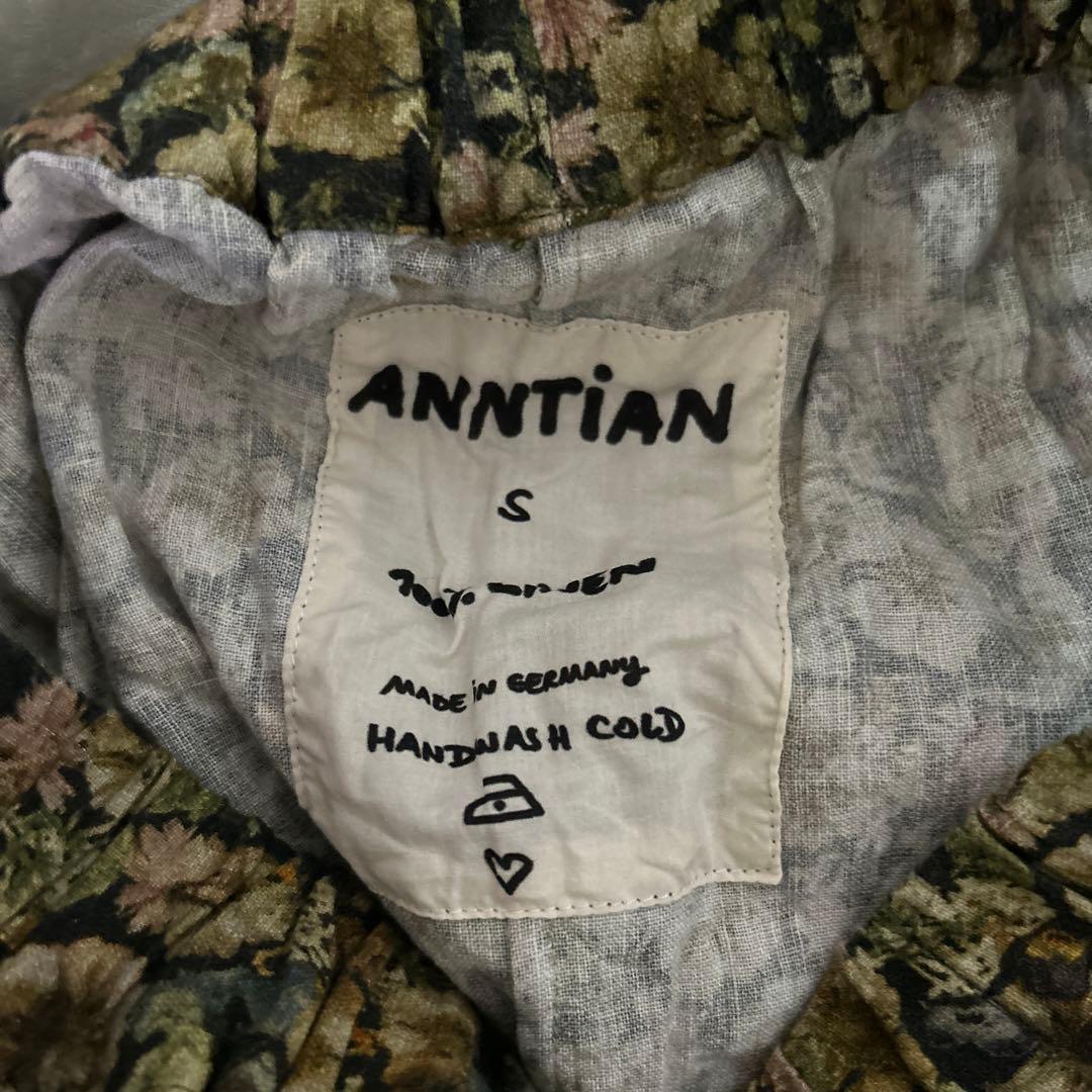 ANNTIAN ドライフラワー柄ハーフパンツ