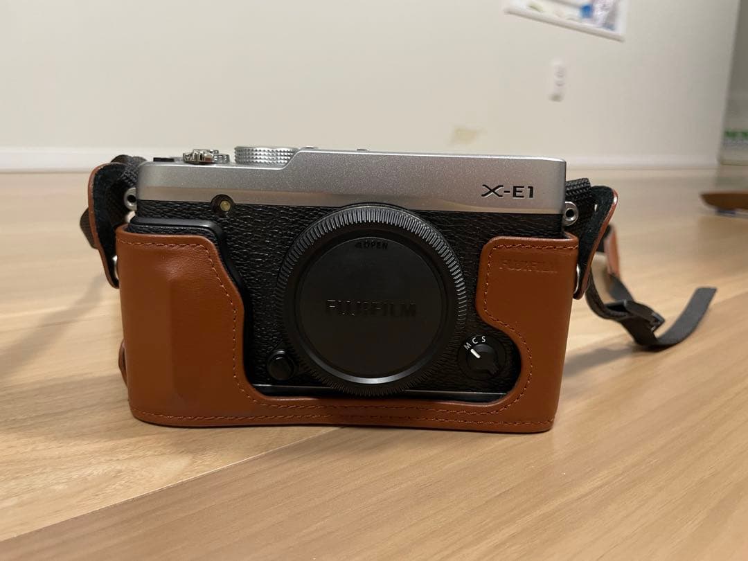 Fujifilm X-E1 シルバー　レザーケース　リモートレリーズ