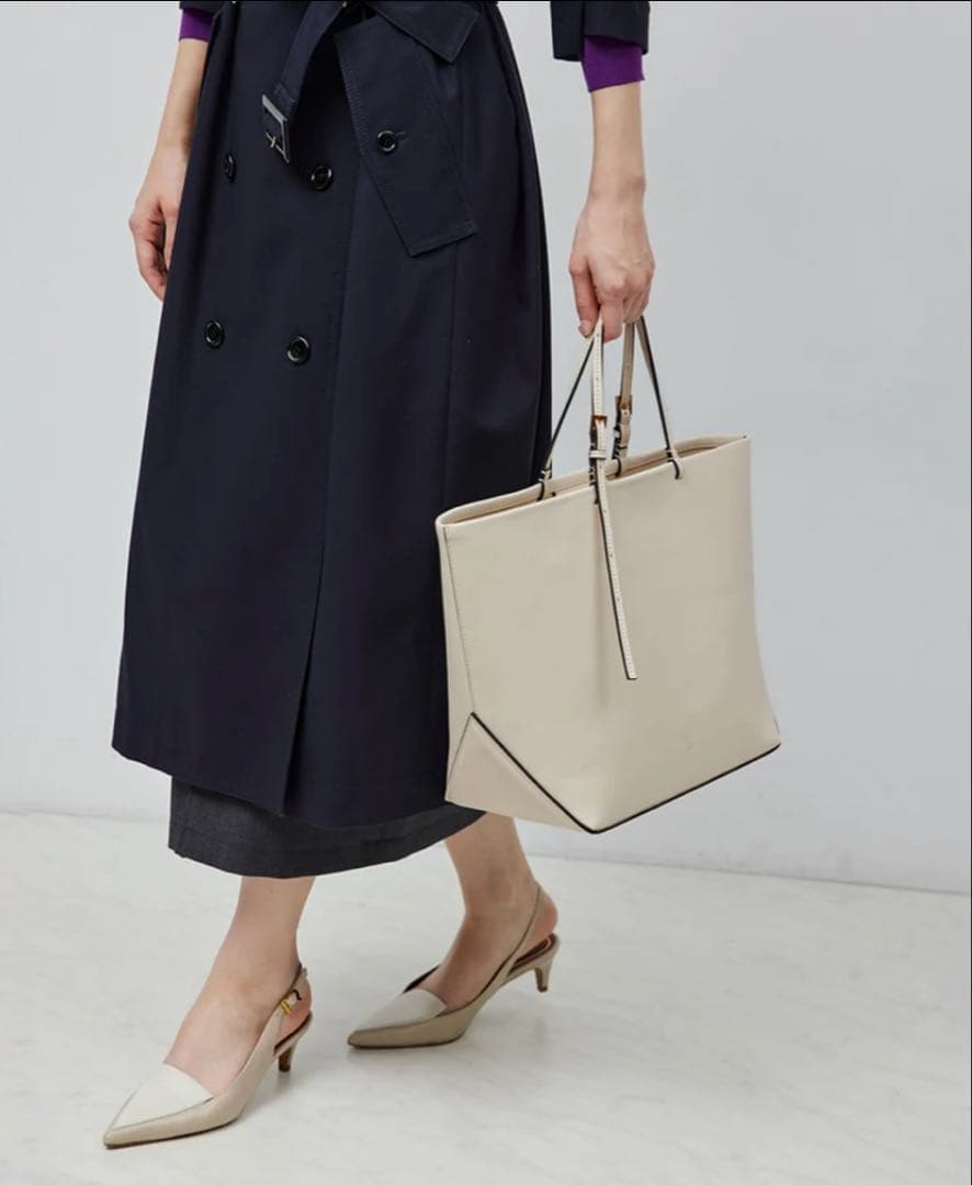 ROPE オフホワイトレザートートバッグ／A4対応／ポーチ付き