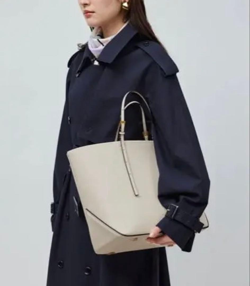 ROPE オフホワイトレザートートバッグ／A4対応／ポーチ付き