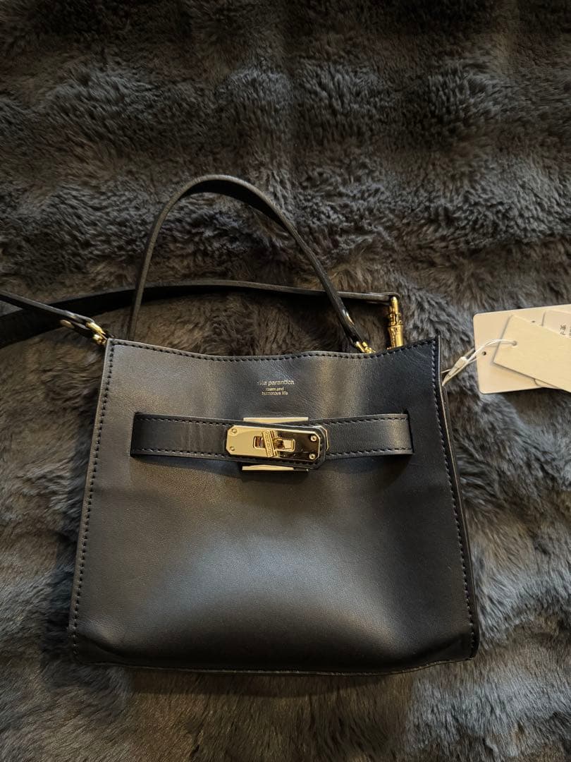 新品シータパランティカ　ブラックレザーショルダーバッグ