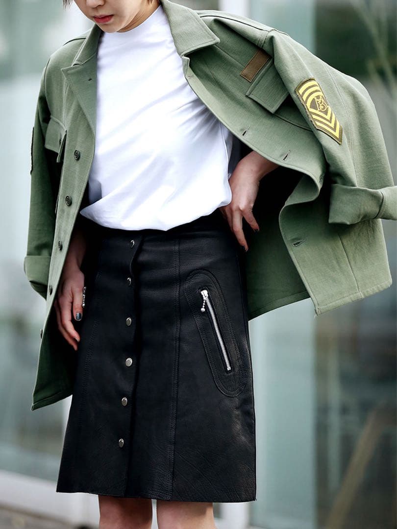 定価15万　マディソンブルー レザー スカート