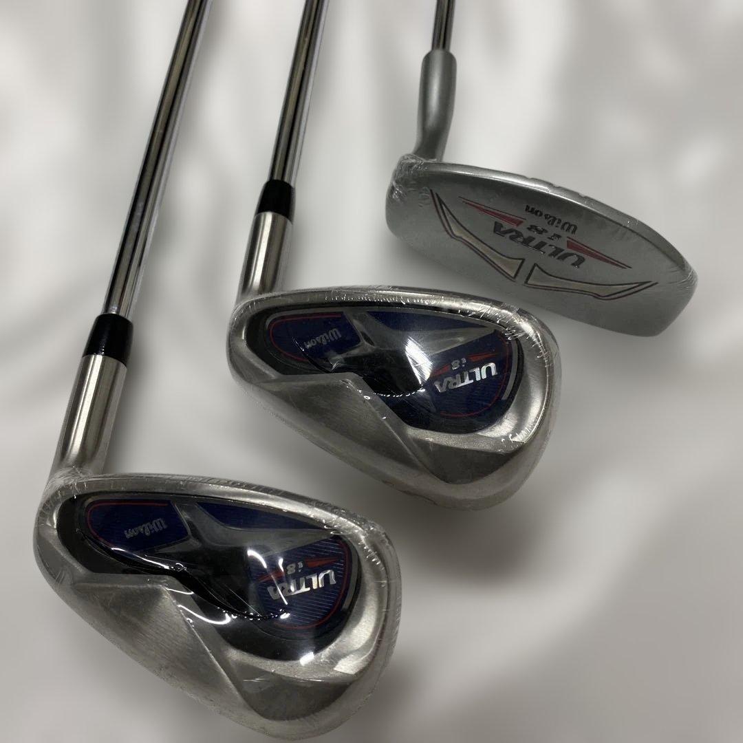 Wilson（ウィルソン）のクラブ セットとカートバッグのセット。