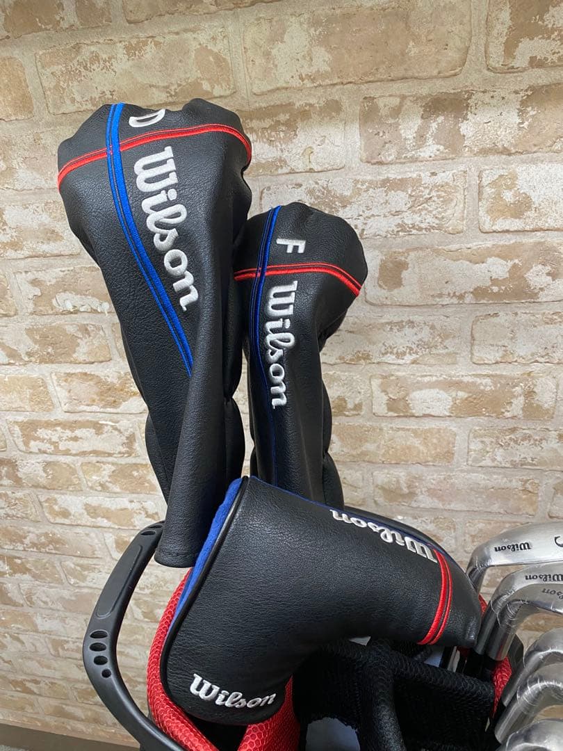 Wilson（ウィルソン）のクラブ セットとカートバッグのセット。