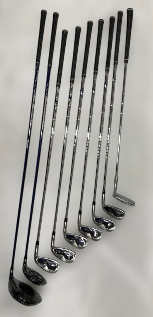 Wilson（ウィルソン）のクラブ セットとカートバッグのセット。