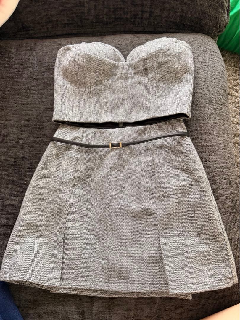 グレー ストラップレス タイトドレス