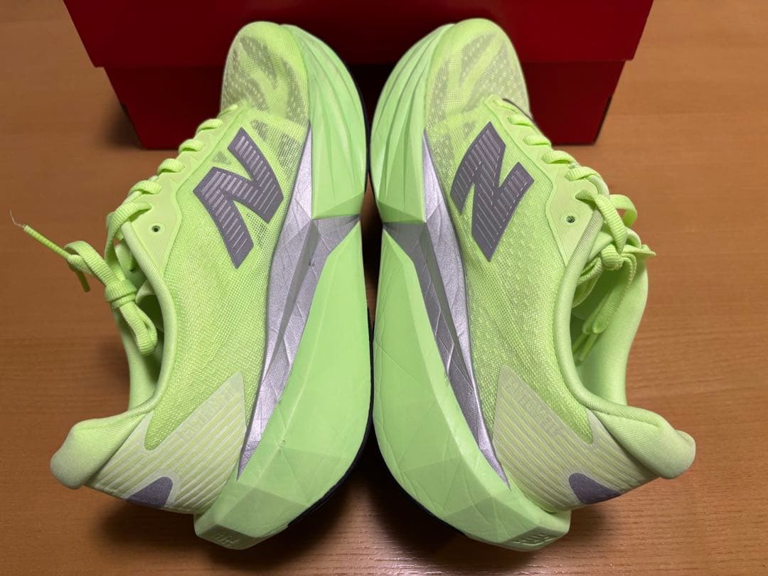 スパイク・シューズ FuelCell Rebel v5 27cm