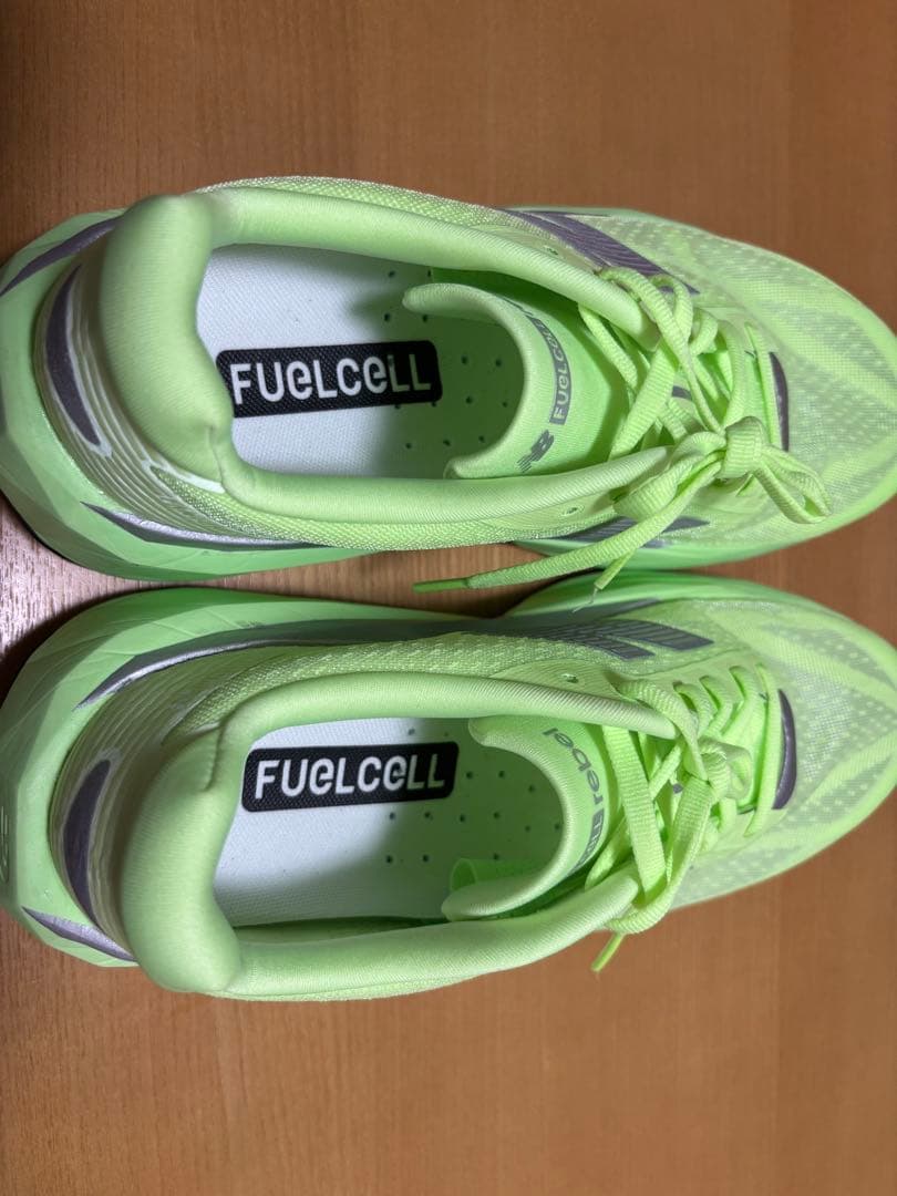 スパイク・シューズ FuelCell Rebel v5 27cm