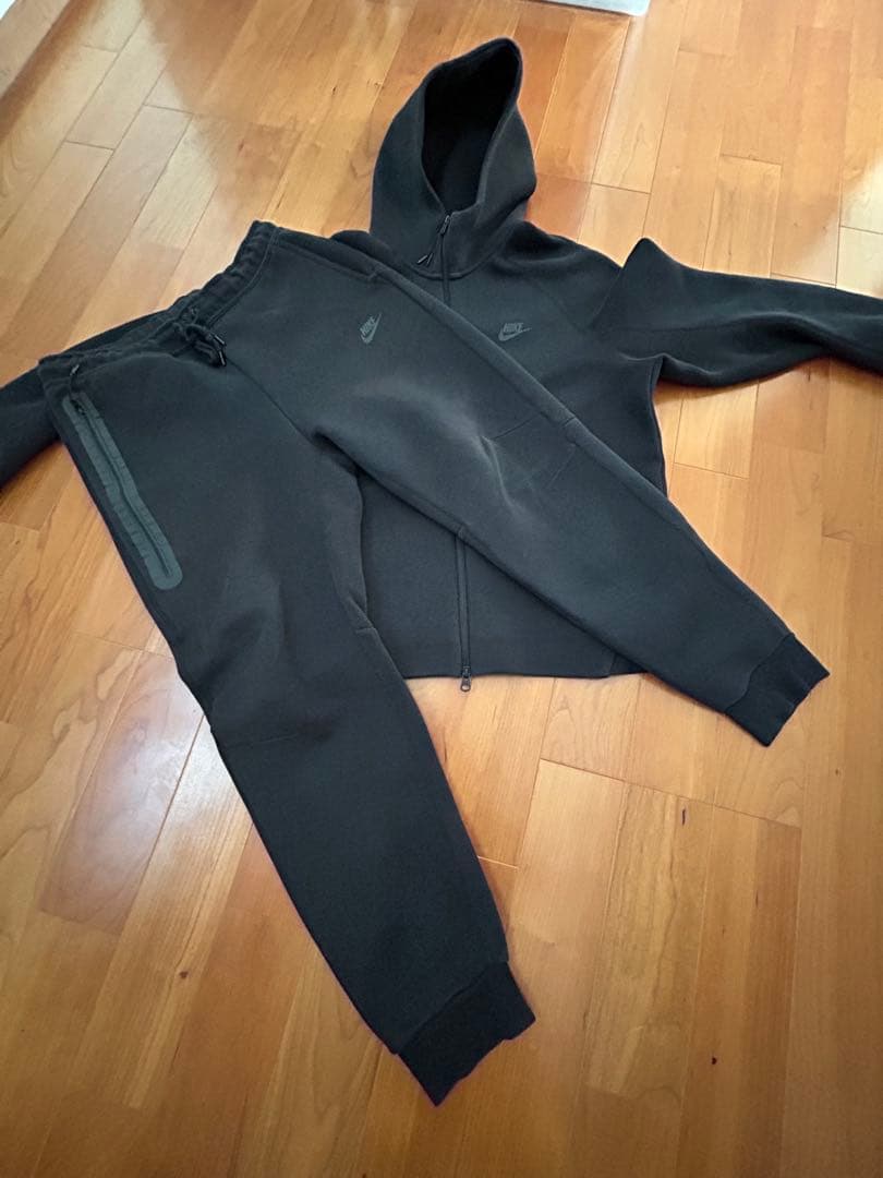 nike テックフリース　セットアップ