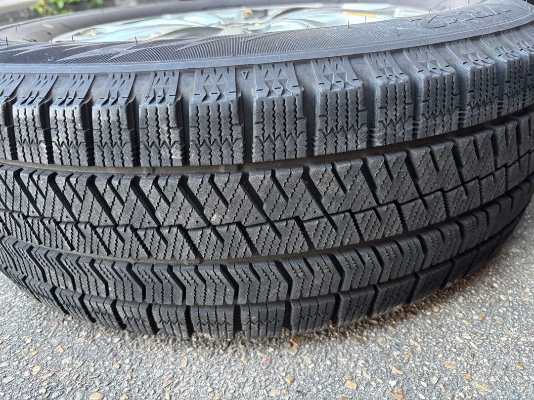 ブリヂストン 215/65R16 タイヤセット　①