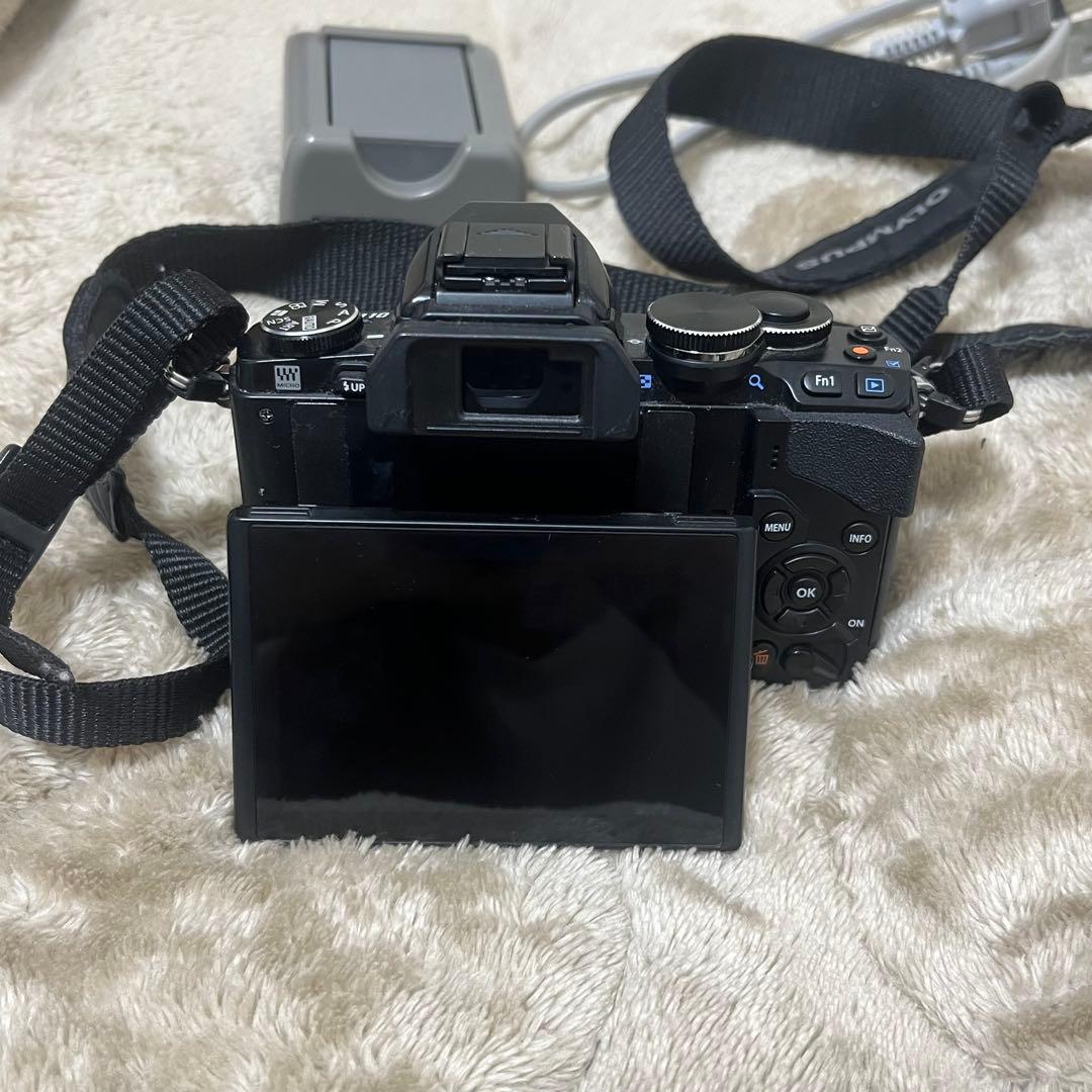 ジャンク品 使用不可 OLYMPUS OM-D ミラーレス一眼カメラ