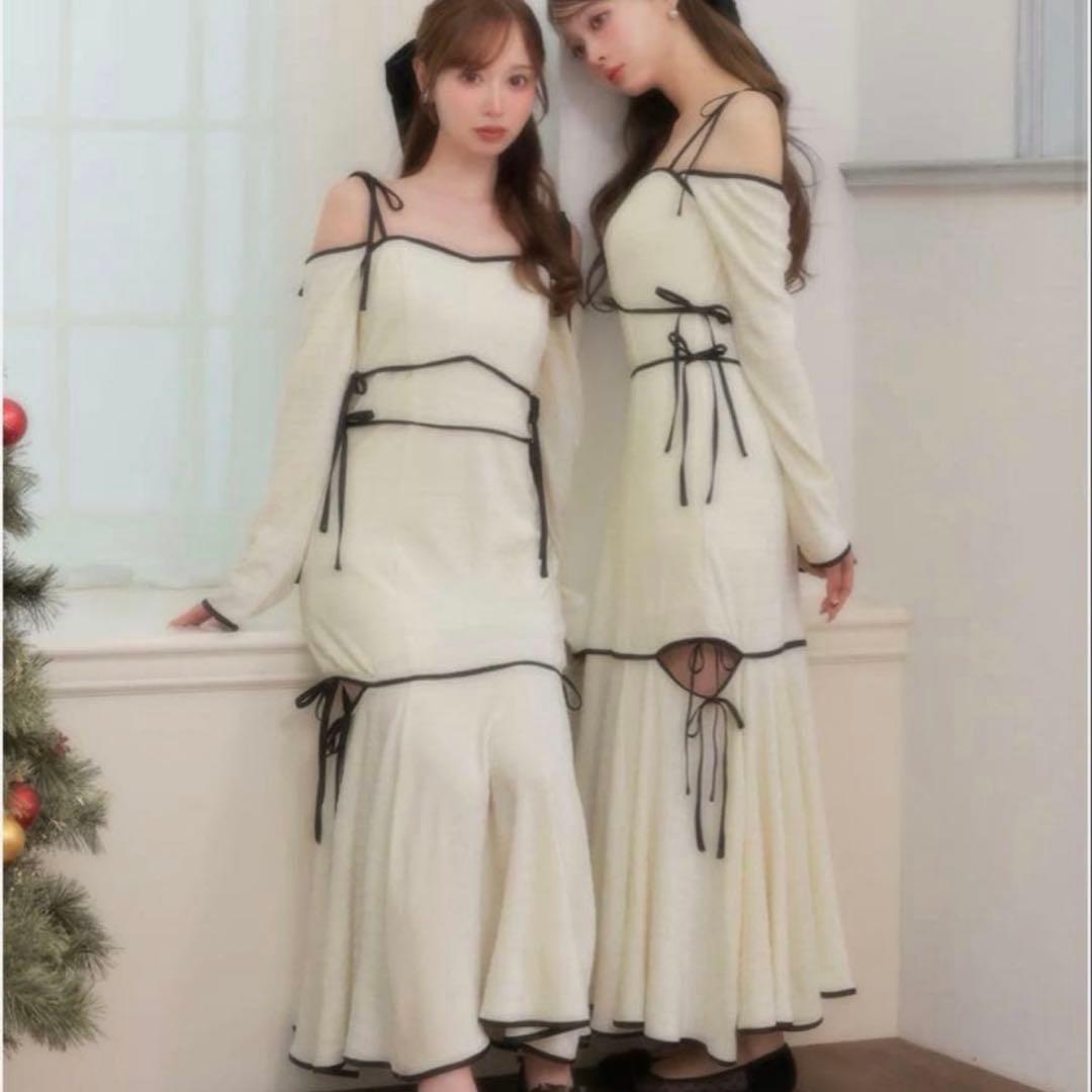 エムミーエメ　Side ribbon cutout onepiece