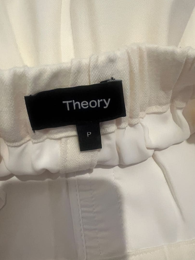 大幅値下げ！新品未使用Theory ホワイトワイドパンツ サイズP(S)