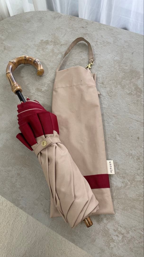 untule アントゥーレ　折りたたみ傘 ベージュと赤のコンビ