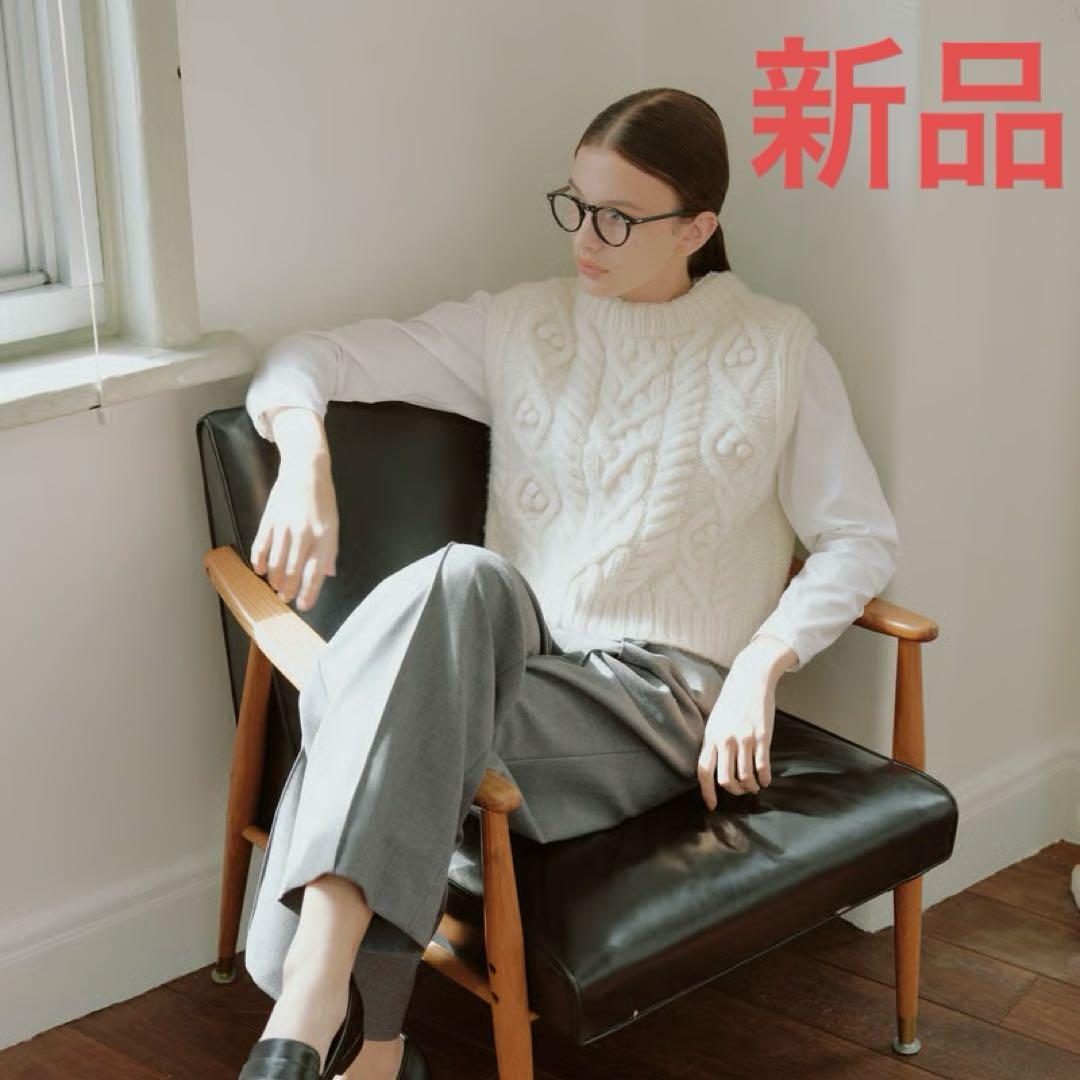 OHGA KNIT VEST ホワイト白　オーガ　ニットベスト　ケーブルニット