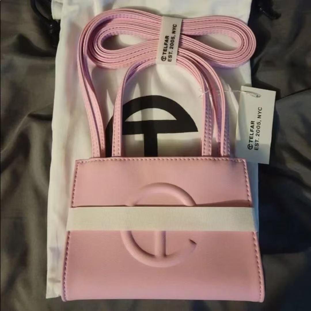 人気テルファーのピンクのショルダーバッグ