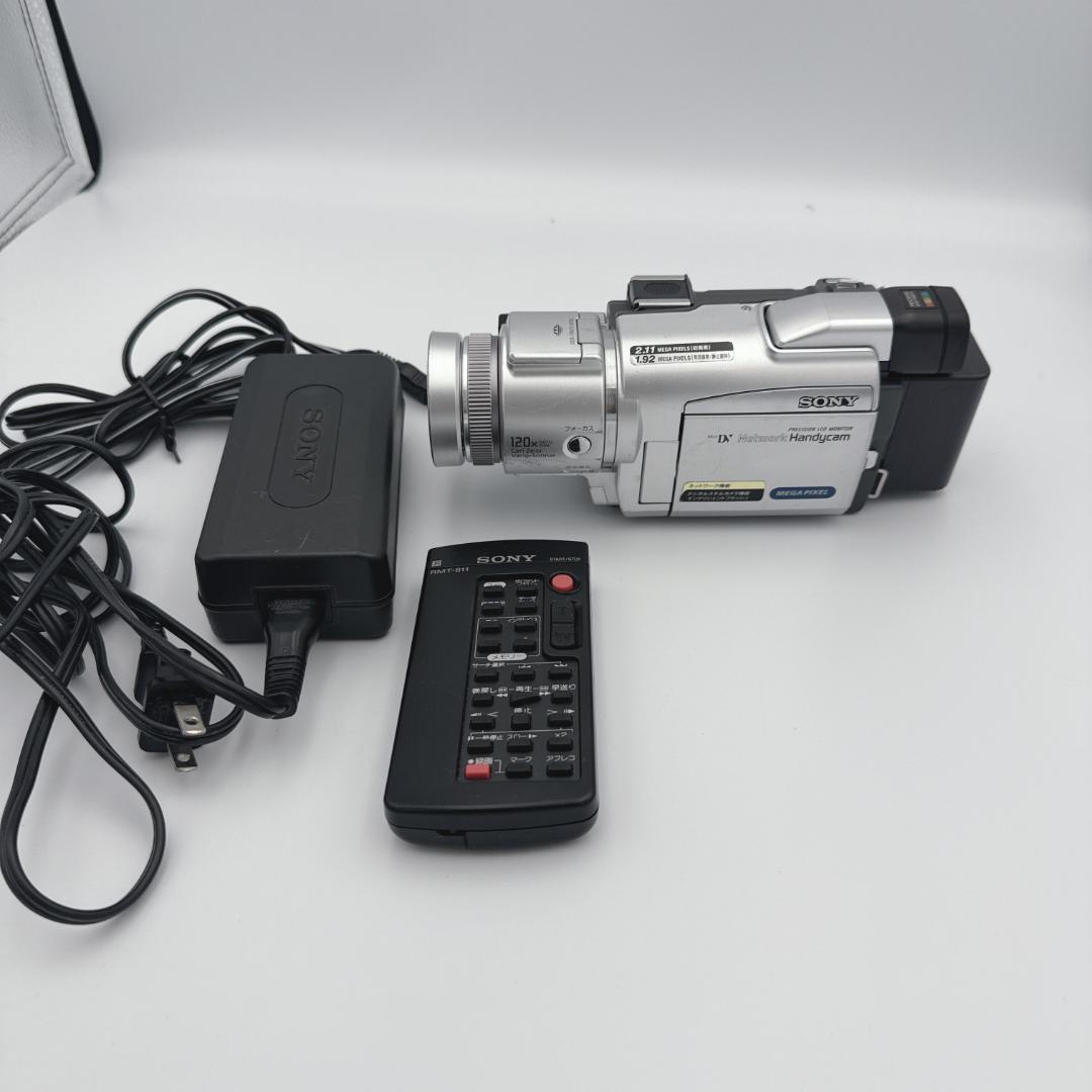 【良品】SONY ビデオカメラ MiniDVハンディカム DCR-TRV70