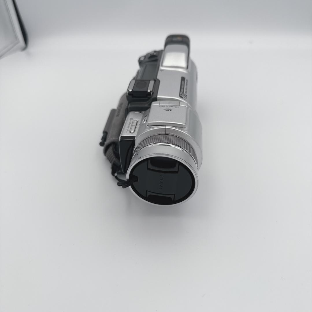 【良品】SONY ビデオカメラ MiniDVハンディカム DCR-TRV70