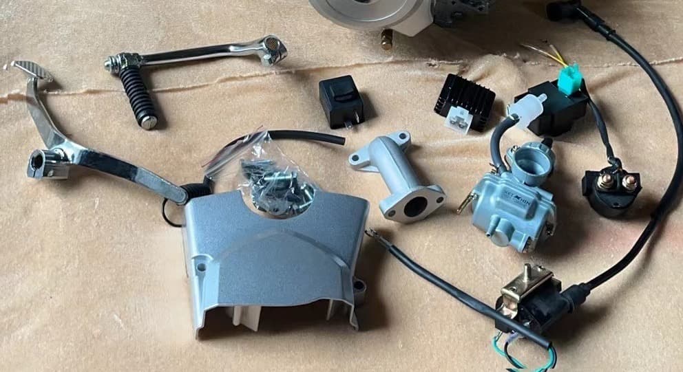 エンジン：125cc、トップマウントスターターモーター、アルミシリンダー、カブ