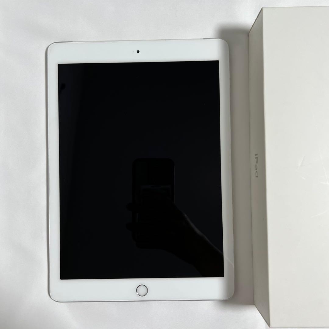iPad 第6世代 Wi-Fi Cellular シルバー 本体 128GB