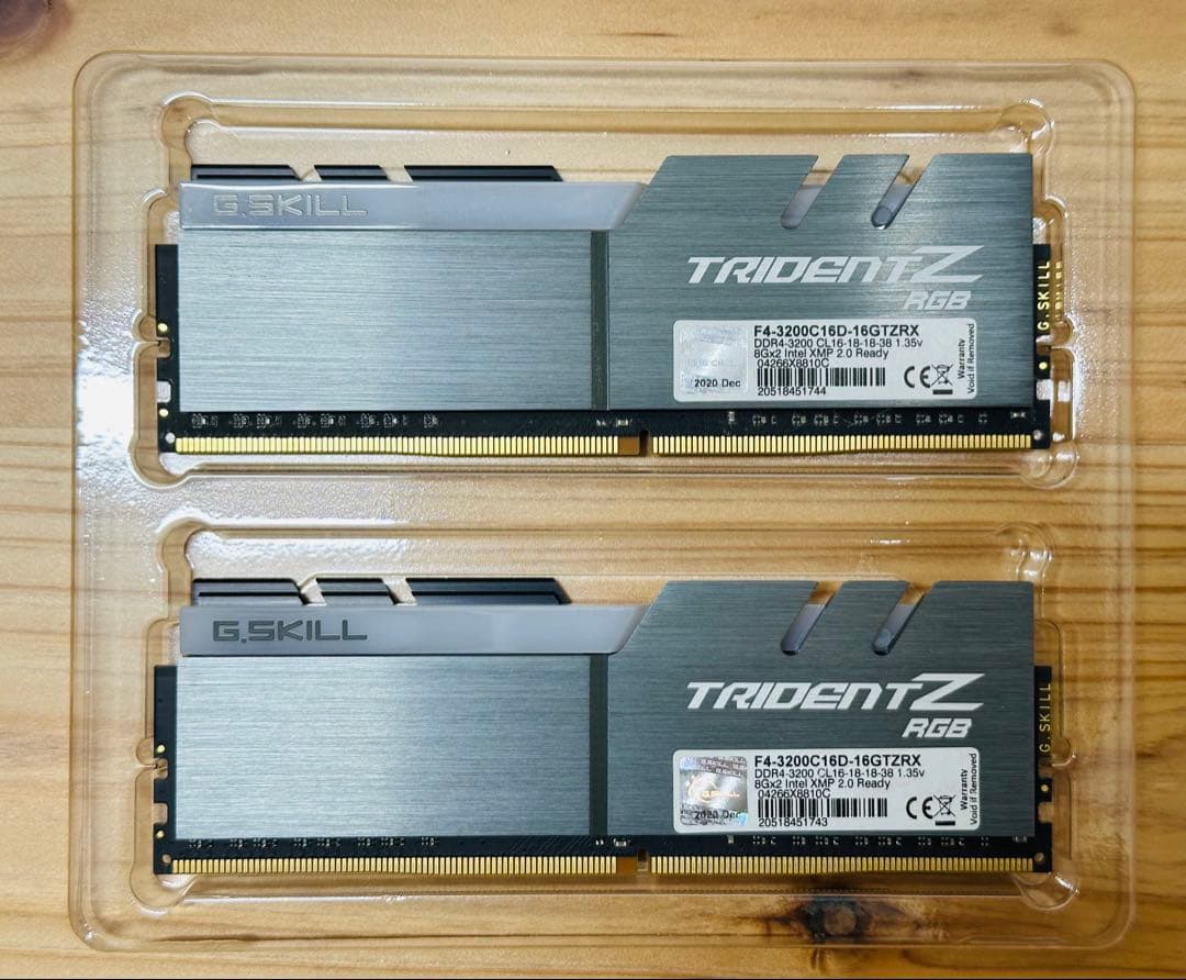 メモリー G.SKILL TRIDENT Z RGB DDR4 16GB 3200MHz