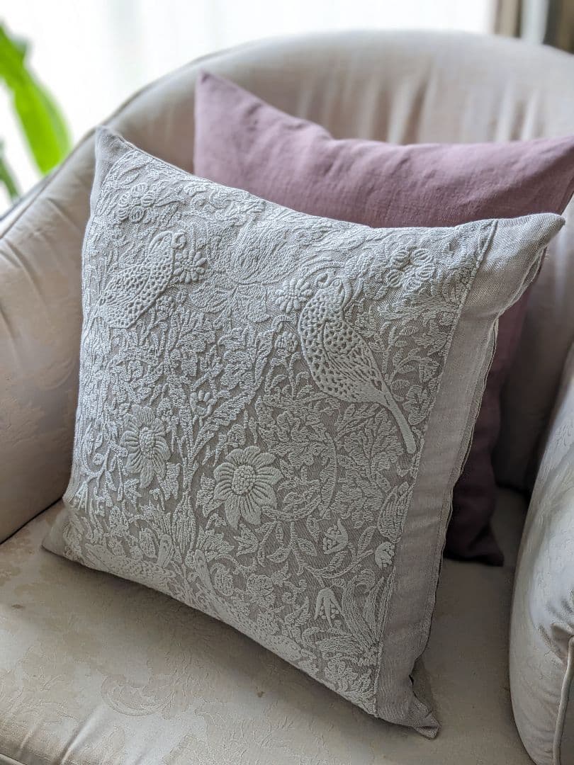 ウィリアムモリス　ピュアストロベリーシーフ　エンブロイダリー　クッションカバー