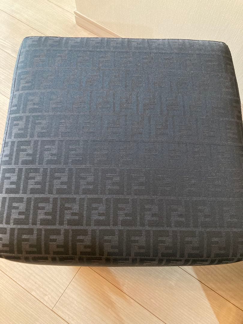 ひ*ろ様 FENDI CASAロゴパターン スツール