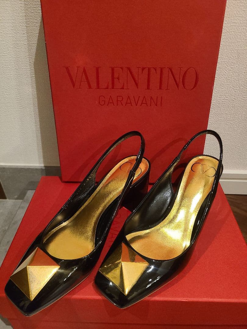 ヴァレンティノ ワンスタッズ パンプス