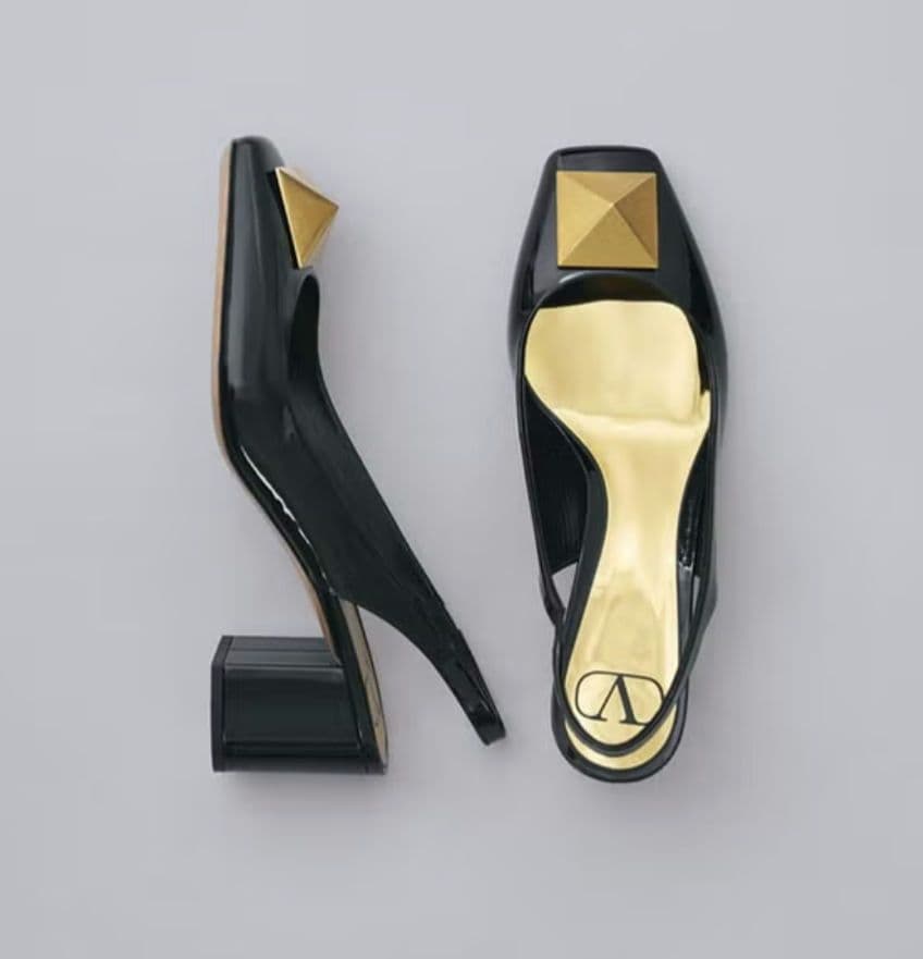 ヴァレンティノ ワンスタッズ パンプス