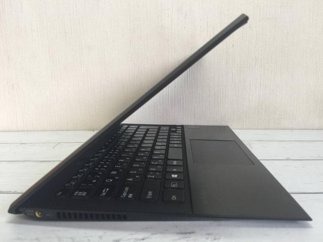 SONY VAIO SVP132 13.3型高解像度 軽量・コンパクトノート