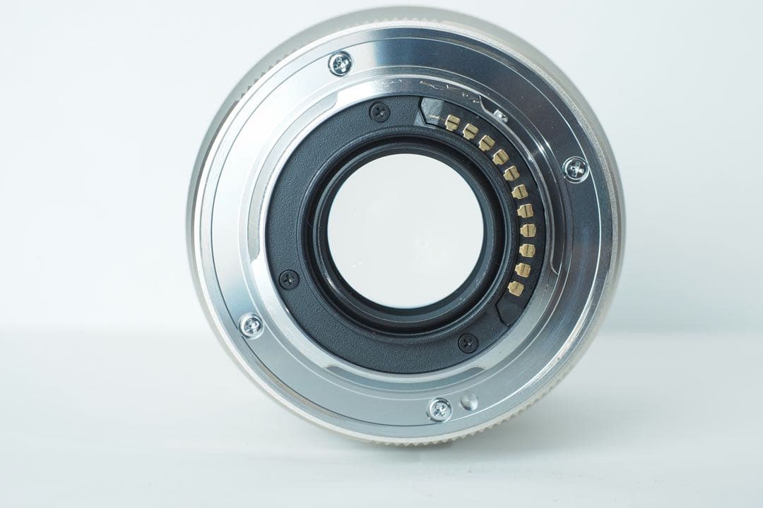 OLYMPUS M.zuiko 75mm F1.8 シルバー 社外フード 単焦点