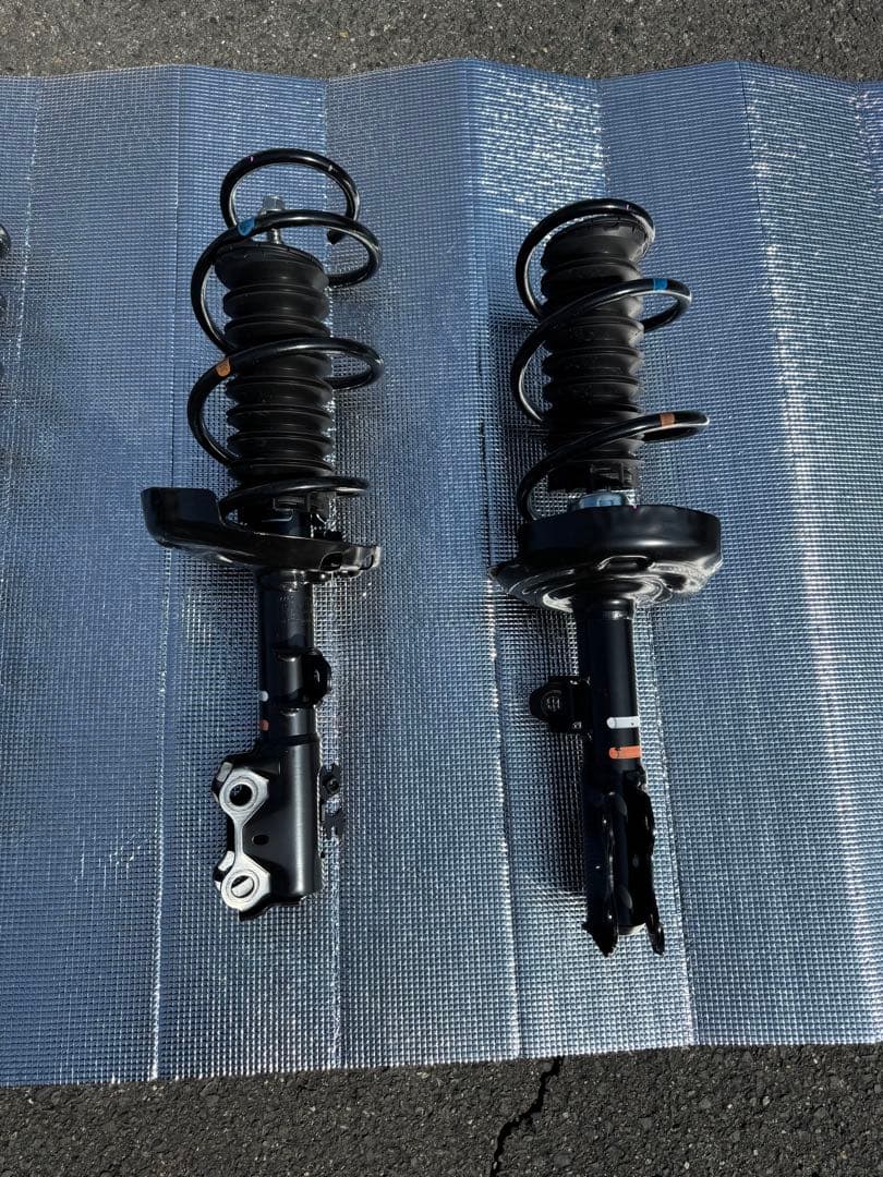 新車外し　VOXY90 純正サスペンション　一式