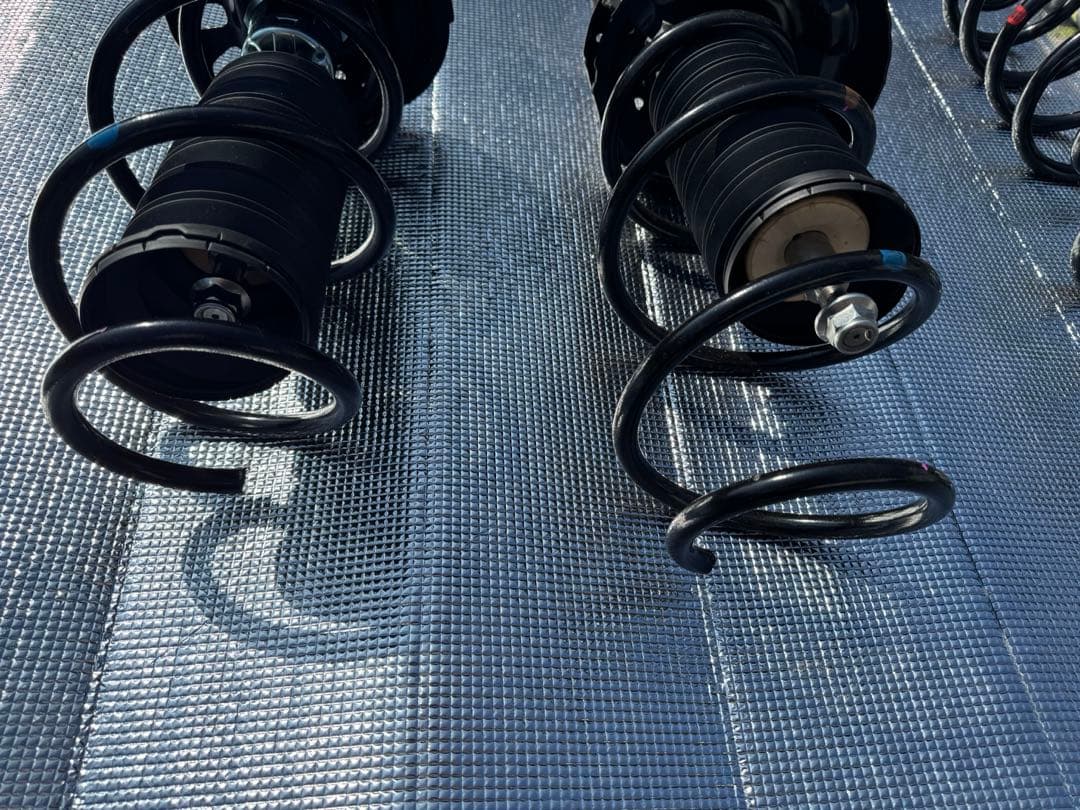 新車外し　VOXY90 純正サスペンション　一式