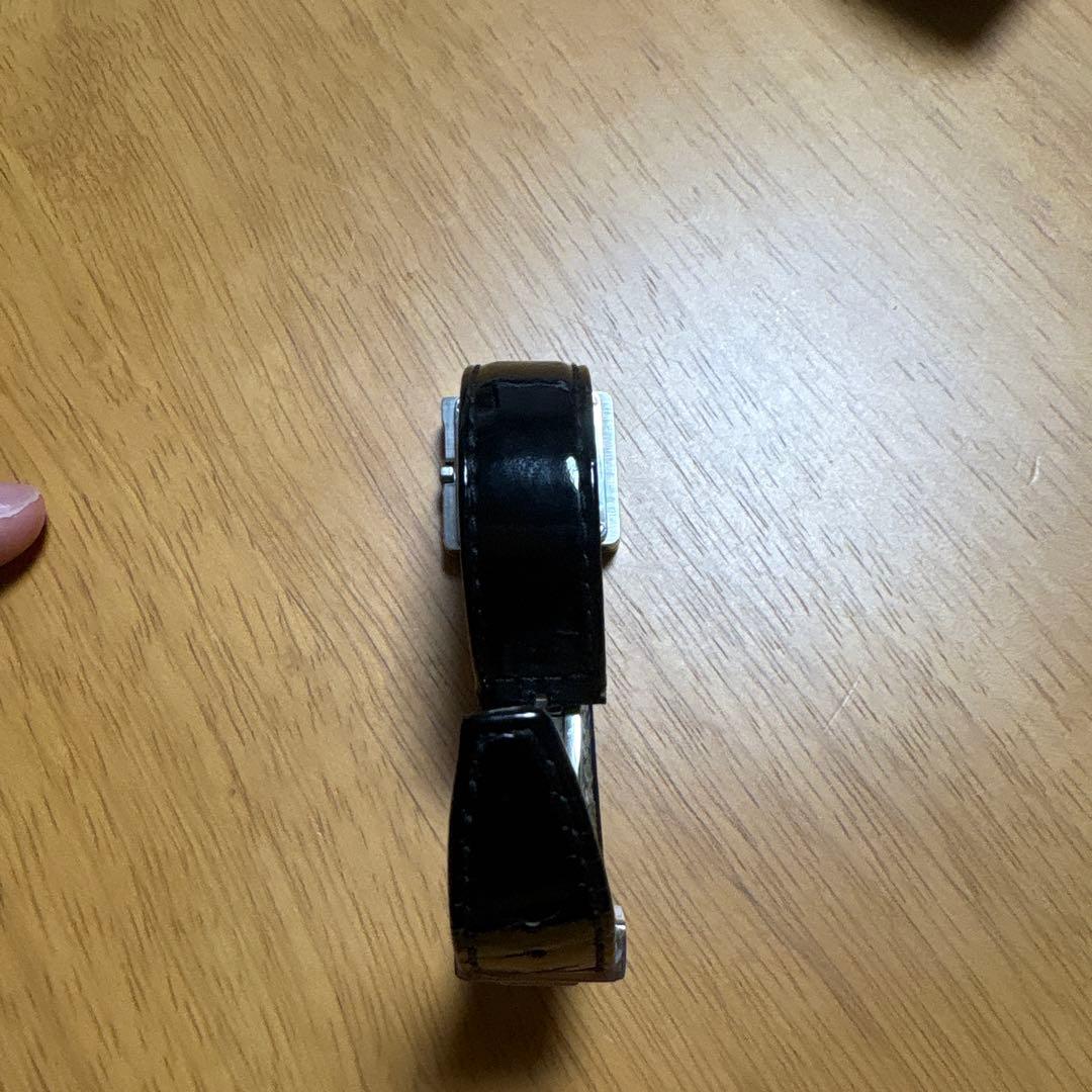 GUCCI バングルウォッチ Mサイズ（電池切れ・動作未確認／ジャンク扱い）