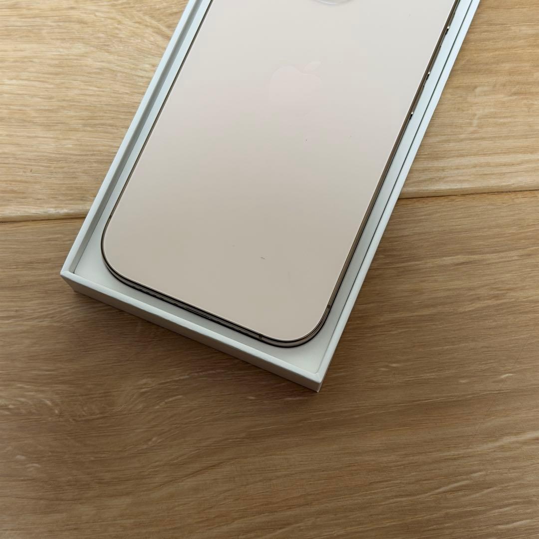 【極美品】Apple iPhone 16Pro 128GB デザートチタニウム