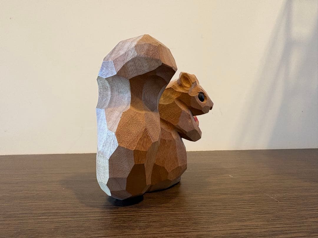 井波彫刻 木彫り置物 リスとキノコ 一点物 手彫り作品 約10cm