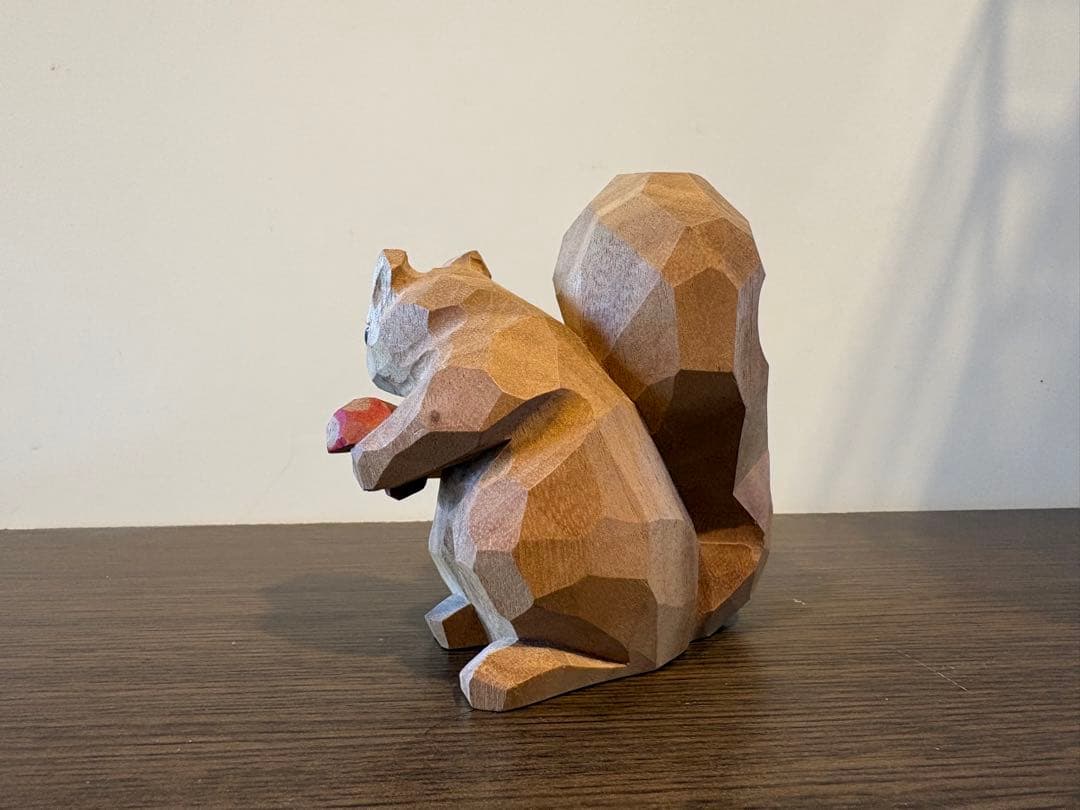 井波彫刻 木彫り置物 リスとキノコ 一点物 手彫り作品 約10cm