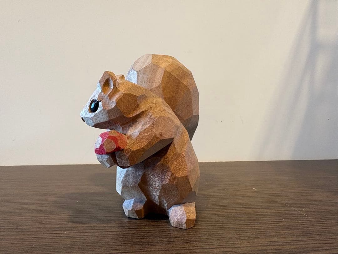 井波彫刻 木彫り置物 リスとキノコ 一点物 手彫り作品 約10cm