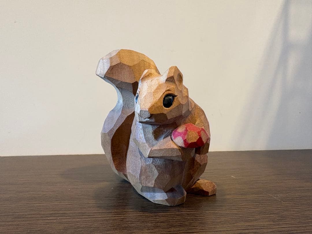 井波彫刻 木彫り置物 リスとキノコ 一点物 手彫り作品 約10cm